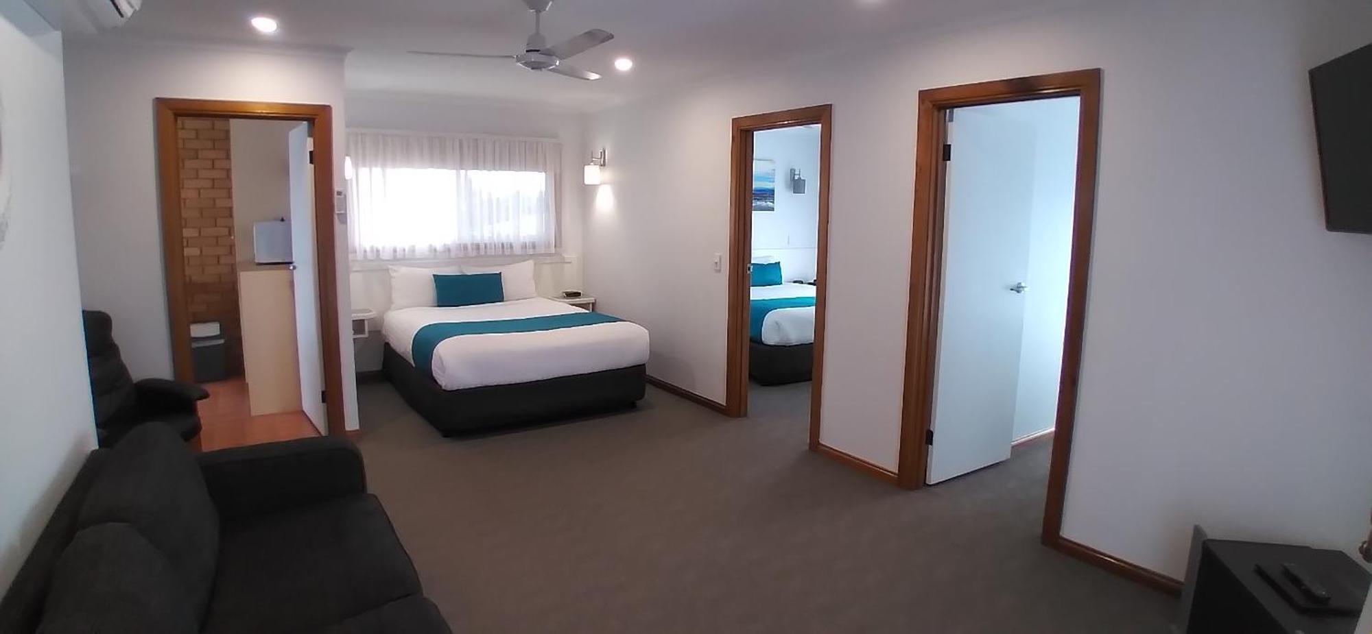 Centrepoint 3*