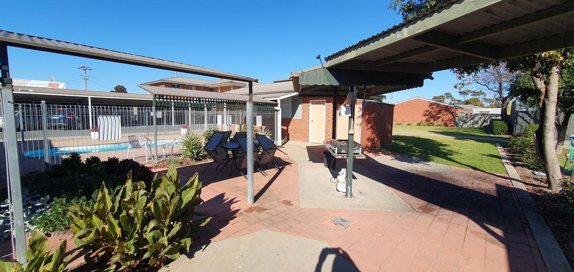 Centrepoint Motel 3*