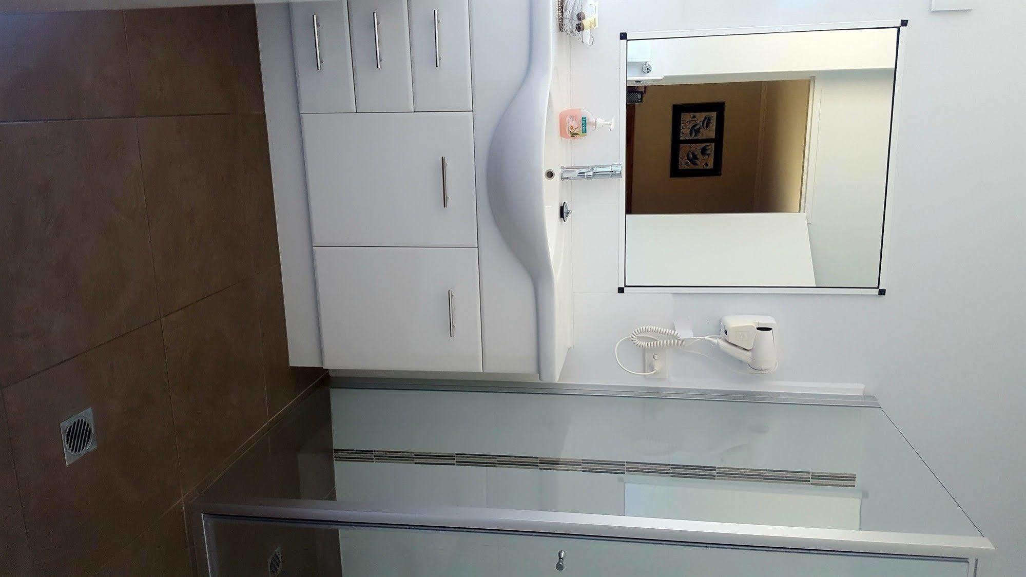 Centrepoint Motel 3*